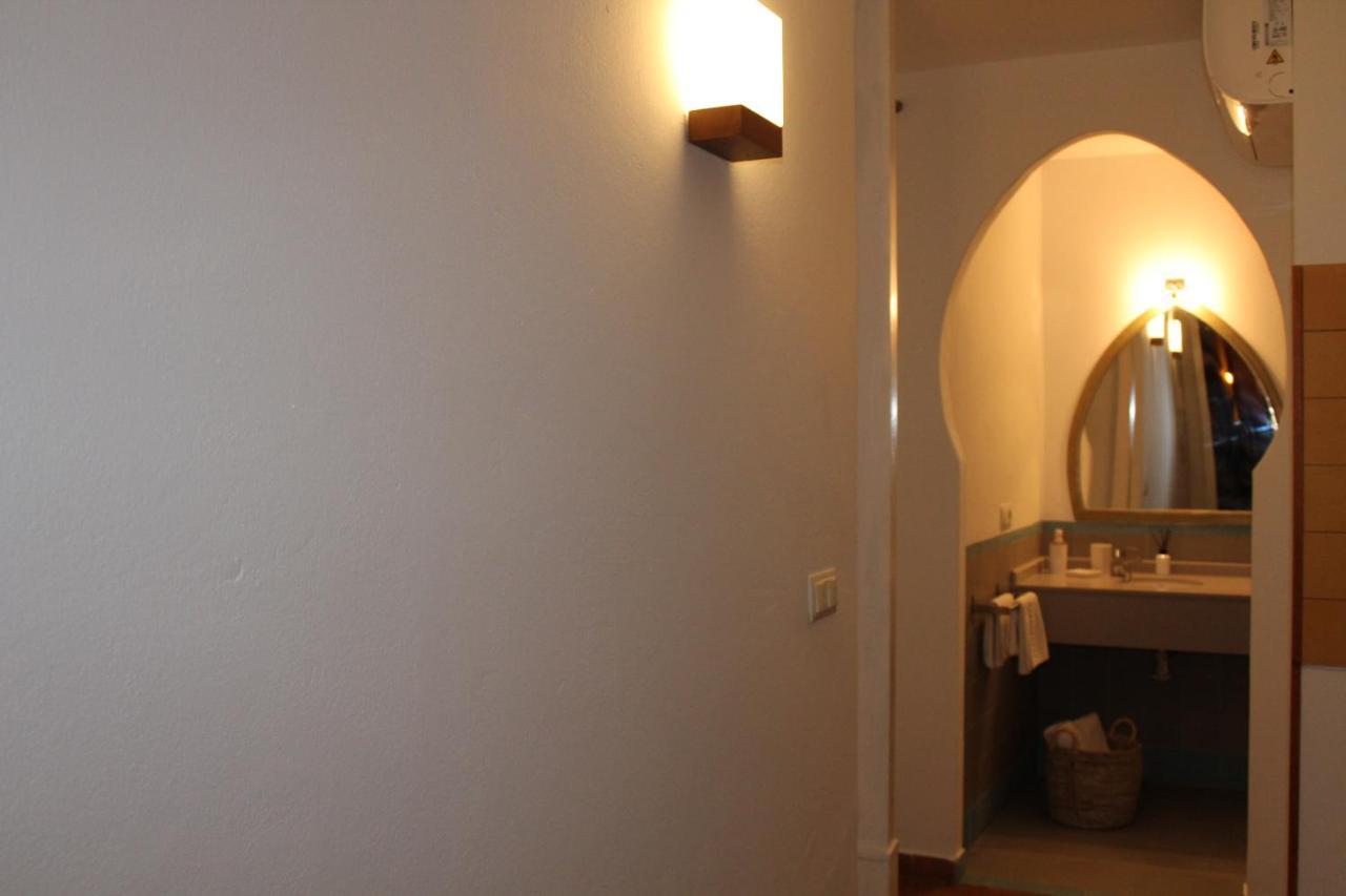 Fonduq Estudios Tarifa Bagian luar foto