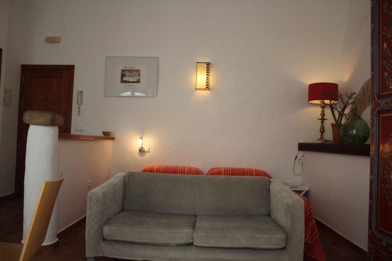 Fonduq Estudios Tarifa Bagian luar foto